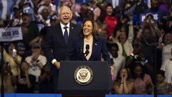 US-Wahlkampf: Harris und Walz treten erstmals als Demokraten-Duo auf 