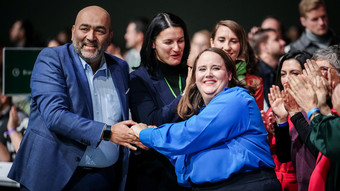 Grünen-Parteitag in Karlsruhe: Chefs Lang und Nouripour wiedergewählt