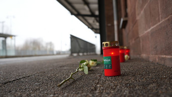 Getöteter Zugbegleiter: Minister fordert mehr Zivilcourage