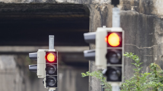 Betrunkener Autofahrer kracht gegen Ampel in Bad Hersfeld
