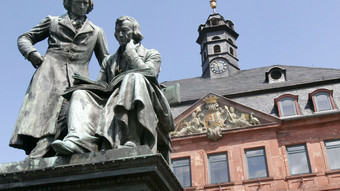 Erneuter Vandalismus schockt Brüder-Grimm-Festspiele Hanau