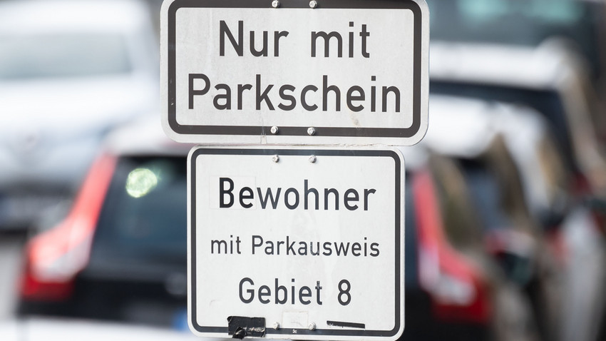 Platz für Räder und Fußgänger in Hessen: Anwohnerparken wird teurer