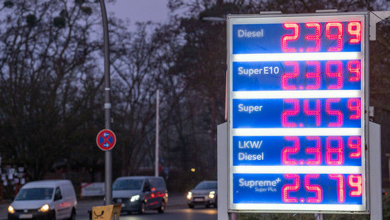 Sprit immer teurer: Auch Super E10 kostet mehr als 2 Euro