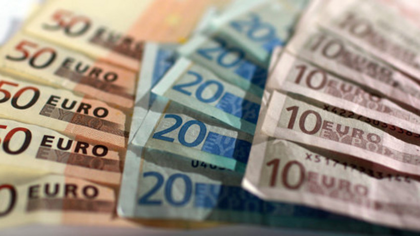 Mann wirft in Mainz erst mit Geld um sich - und will es dann zurück