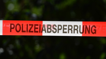 Friedrichsdorf: Leiche am Sportplatz gefunden - Zeugen gesucht