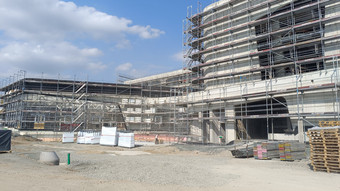 Rebstockbad Frankfurt: Neubau geht voran - Richtfest gefeiert