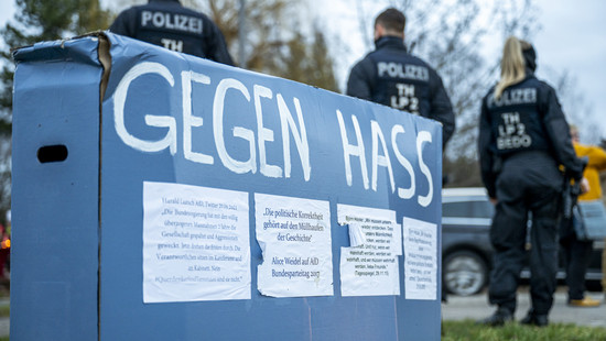 Demo von rechter Initiative in Frankfurt: Zwei Festnahmen