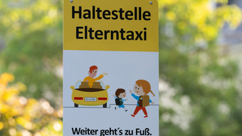 ADAC zu Elterntaxis: Jeder 5. Grundschüler wird täglich gefahren