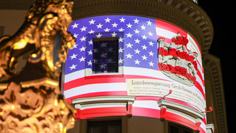 Ab sofort: Tägliche Lichtinstallation am Hessischen Landtag