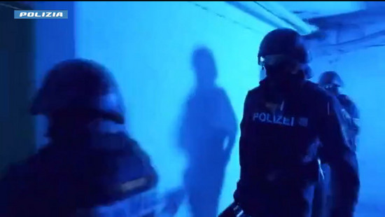 Bei Mafia-Razzia auch deutscher Polizist festgenommen
