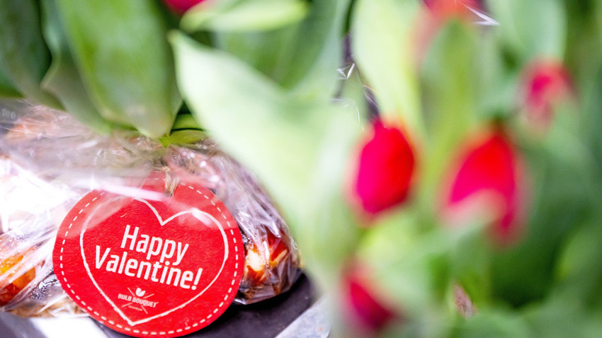 Valentinstag mal anders: FKK oder schwarzer Humor