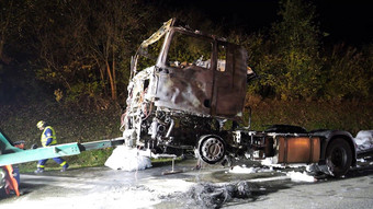 Bad Hersfeld: Brennender LKW mit Süßigkeiten verursacht langen Stau