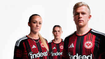 Eintracht Frankfurt präsentiert neues Heimtrikot 2026/27