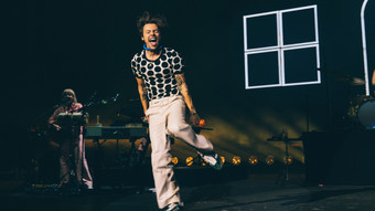 harry styles: hose beim konzert gerissen