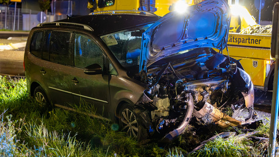 Fahrerflucht in Groß-Gerau: Verletzter Teenager in Auto zurückgelassen