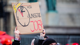 Rund 12.000 demonstrieren für Hessens Industrie