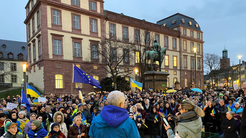 Ukraine-Krieg: Friedens-Demo auf dem Friedensplatz in Darmstadt