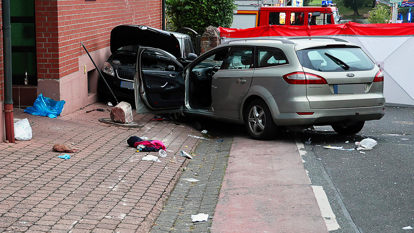 Großwallstadt: Auto-Fahrt in Menschen-Gruppe war wohl Unfall