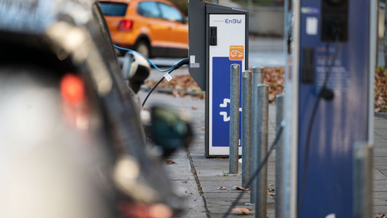 Fast jede zweite Kommune hat keine Ladepunkte für E-Autos