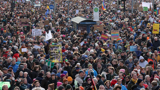 München: Demo gegen rechts wegen zu großen Andrangs abgebrochen