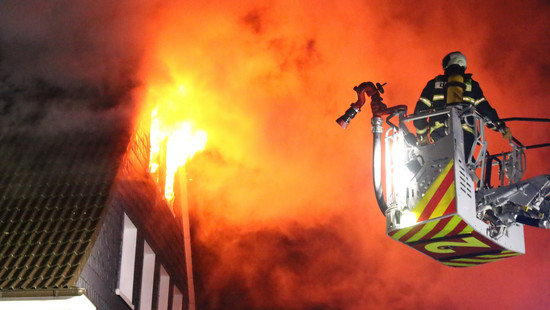 Wohnhausbrand in Wilden: Mutige Rettung eines Kleinkinds