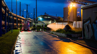 Feuer in Kohlesilo – Einsatz könnte noch Tage dauern