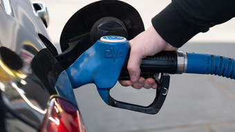 Mehrheit skeptisch bei Regel gegen steigende Spritpreise