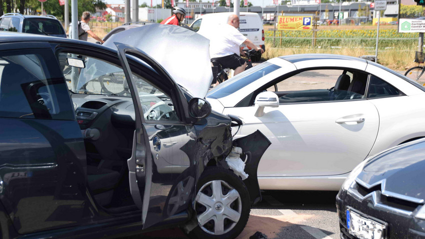 Ampel fällt in Mannheim aus: Unfall mit einer Leichtverletzten