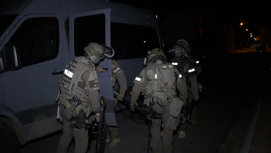 Waffe bei Zwangsräumung gezogen: SEK stürmt Wohnung in Pfungstadt