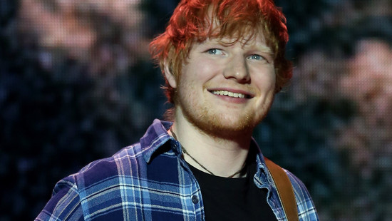 ed sheeran überrascht als barkeeper