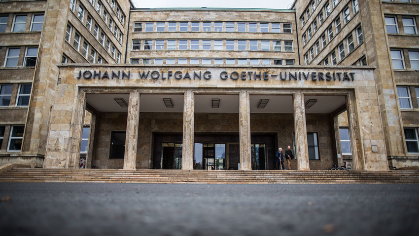 Klima-Protest: Polizei räumt besetzten Hörsaal in Frankfurt
