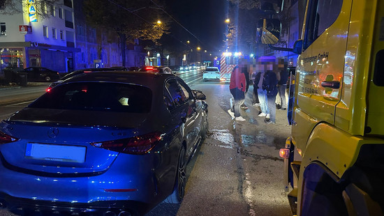 Kassel: Hoher Schaden nach mutmaßlichem Autorennen