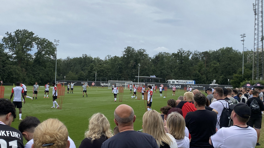 Eintracht Frankfurt startet vor 1.000 Fans in die Bundesliga-Saison