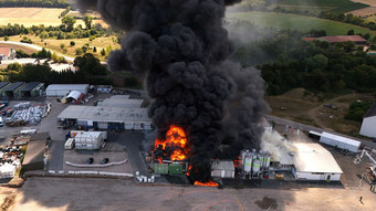 Großbrand in Sprendlingen gelöscht - Evakuierung aufgehoben