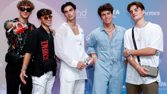 elevator boys: vom fahrstuhl ins wembley-stadion