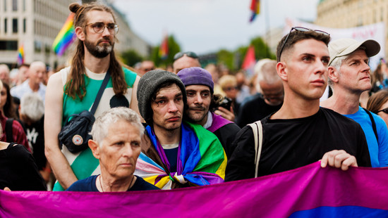 Hessen reagiert mit Solidarität auf Berliner CSD-Anschlag