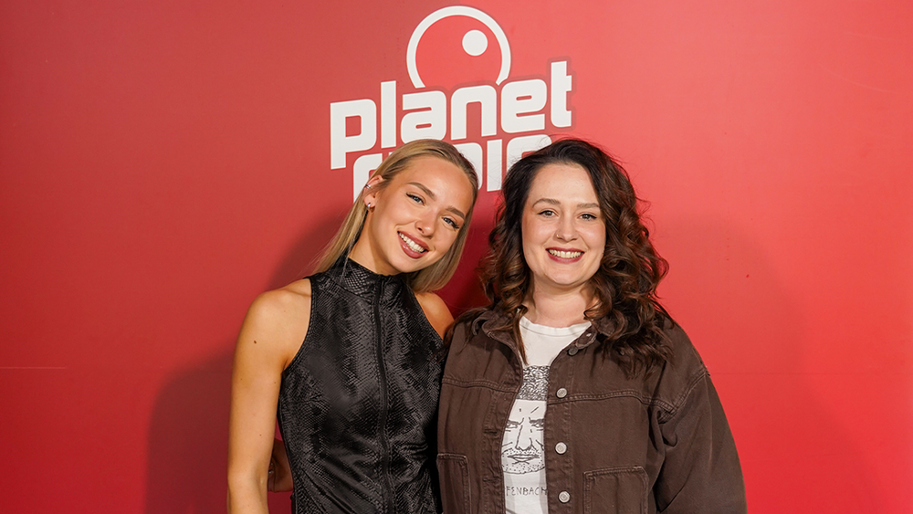 Stars im Tower Jon & DJ Justė - Viral dank Jon Hamm Meme