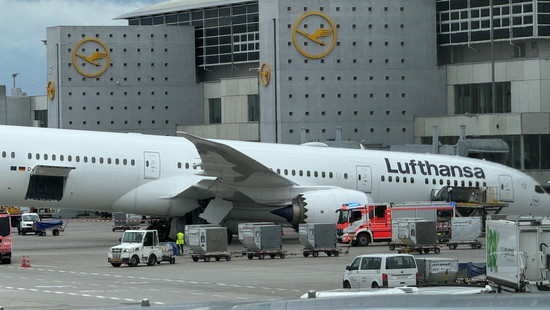 Panne in Frankfurt: Warum ein Flugzeug auf die Nase krachte