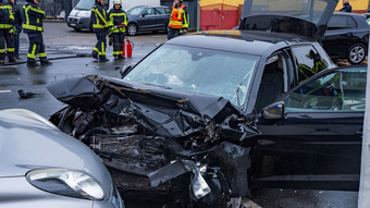 Nach Unfall mit drei Toten in Offenbach: Fahrer in U-Haft