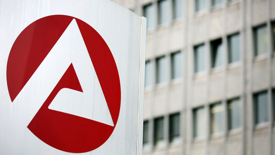 Zahl der Arbeitslosen sinkt wieder unter drei Millionen