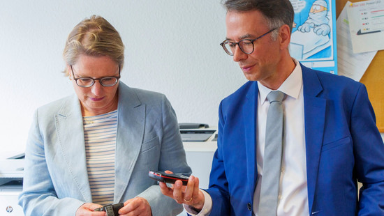 Fußfessel-Überwachung bei häuslicher Gewalt wird ausgebaut