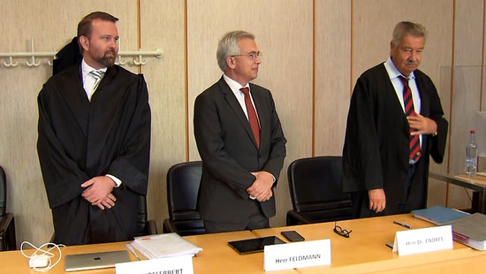 Prozess gegen Frankfurts OB: Feldmann wehrt sich mit privaten Details