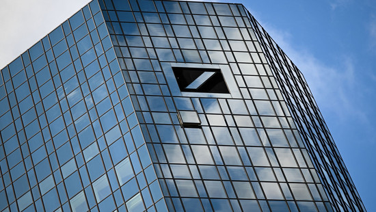Geldwäsche-Verdacht: Razzia bei Deutscher Bank in Frankfurt