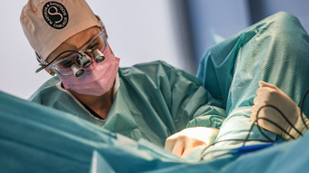 Zwischen 2018 und 2022: 718 Geschlechtsangleichende Operationen