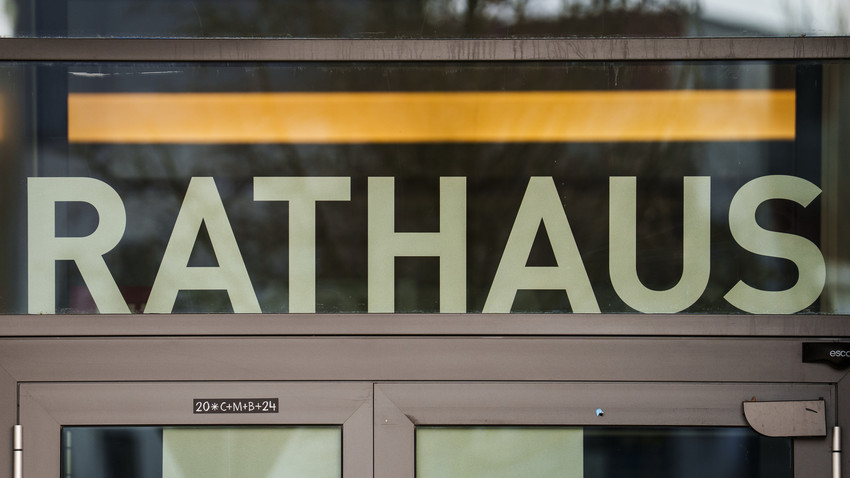 Warum Raunheims Bürgermeister 14 Leute anzeigte