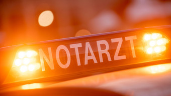 Mann mit Kopfverletzungen stirbt auf Straße in Groß-Gerau