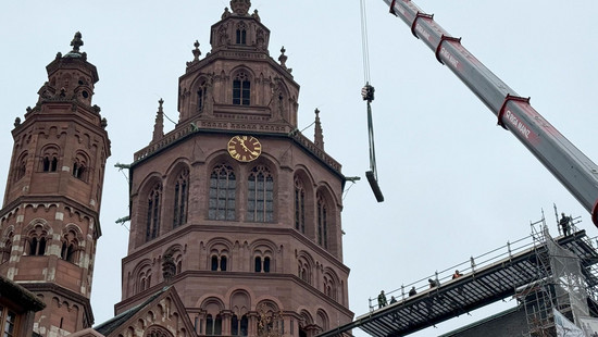 Nach 15 Jahren: Türme des Mainzer Dom wieder ohne Gerüst