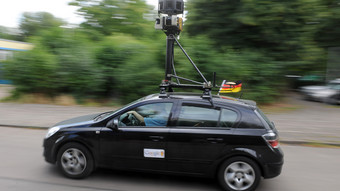 Spezialfahrzeuge mit Kamera auf dem Dach in Kassel