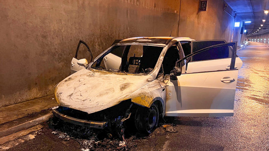 A66 bei Neuhof: 2 Verletzte nach Feuer in Tunnel