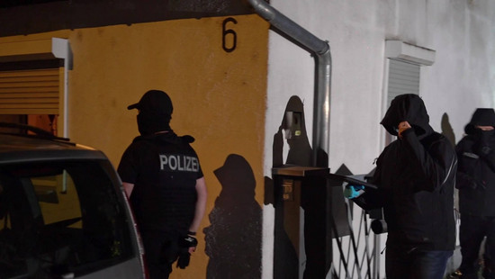 Polizei stürmt Wohnung in Büttelborn: Was zu den Gründen bekannt ist
